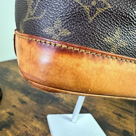 Louis Vuitton Monogram Alma Bag Satchel - Picture 11 of 16